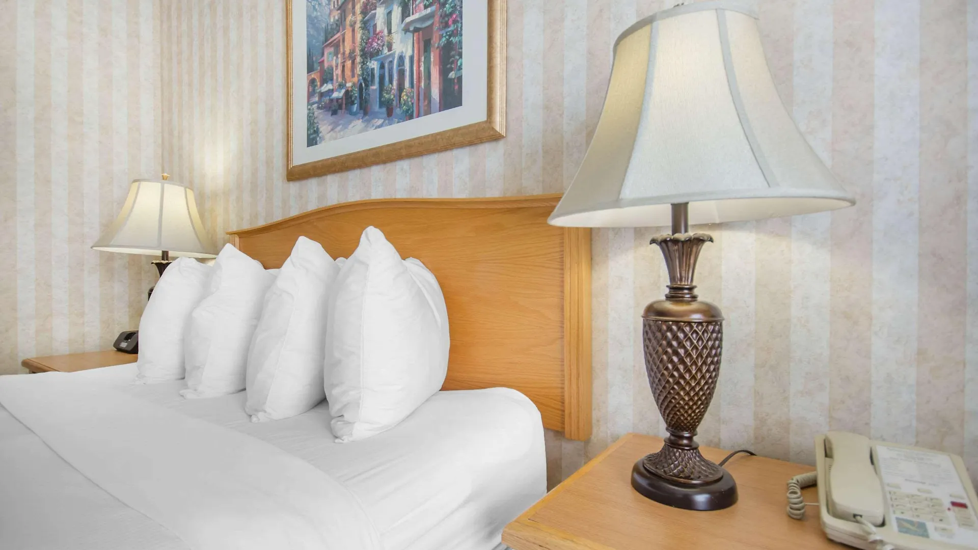 Quality Inn Downtown Inner Harbour Victoria