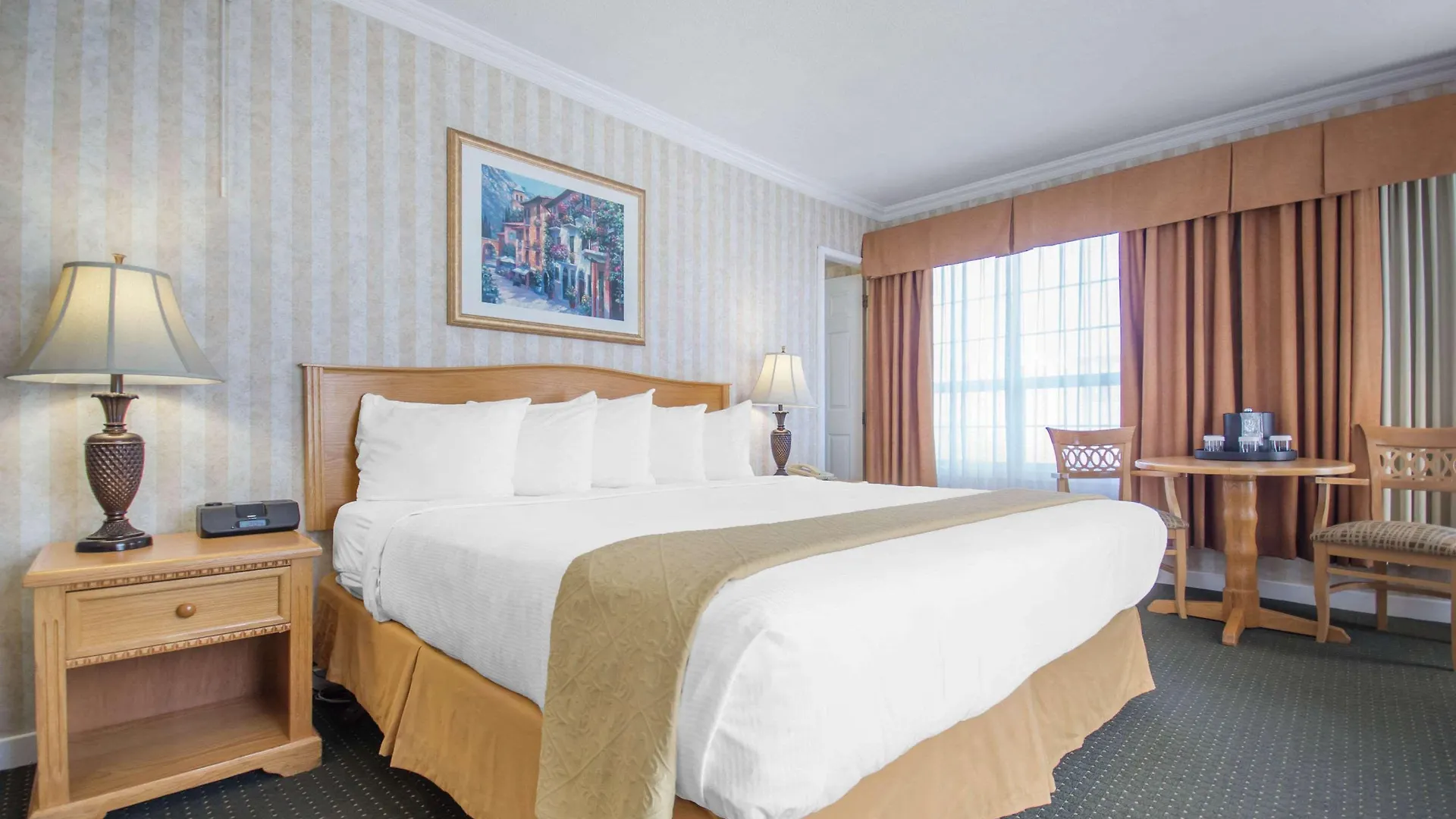 Quality Inn Downtown Inner Harbour Victoria 3*,