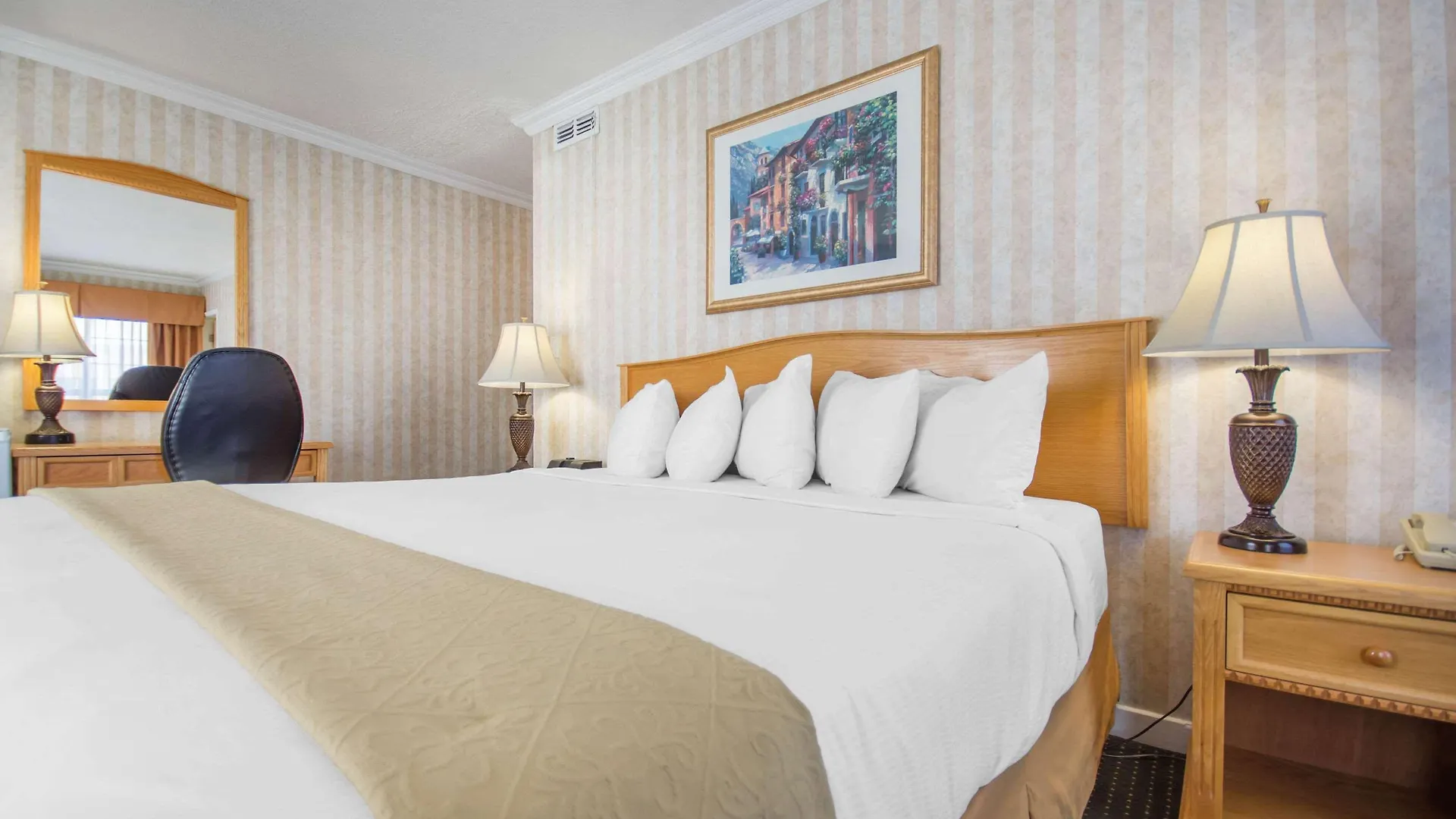 Quality Inn Downtown Inner Harbour Victoria