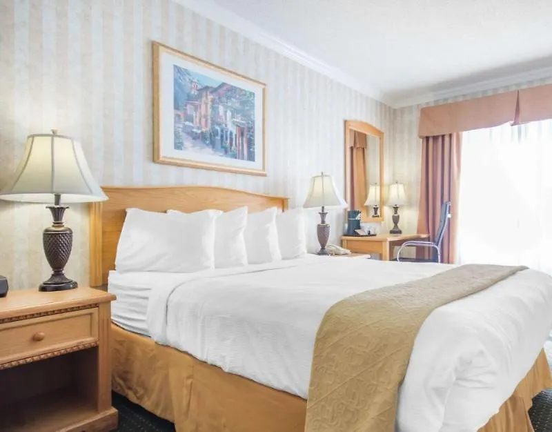 Quality Inn Downtown Inner Harbour Victoria 3*,